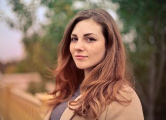 Lær at elske dig selv og få et naturlig look med botox Kvinde med botox