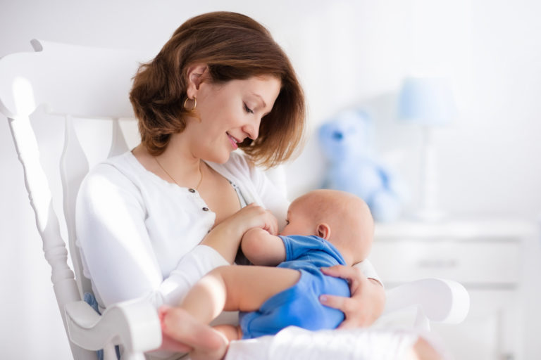 Mor der amme sin baby