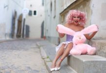 En paryk er nogle gange nok til at skabe et unikt udtryk til festen paryk