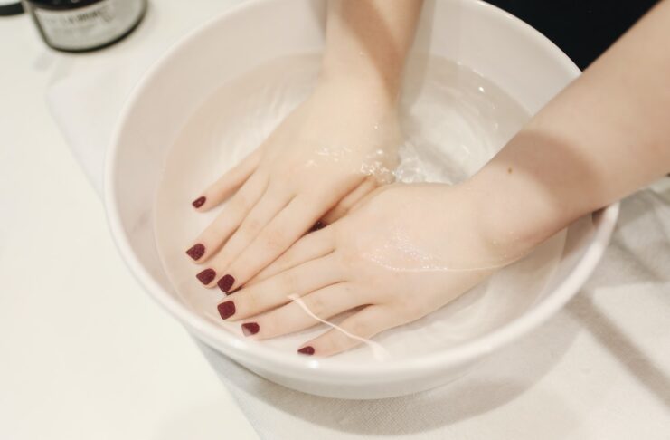 Trin for trin: Den perfekte manicure derhjemme manicure